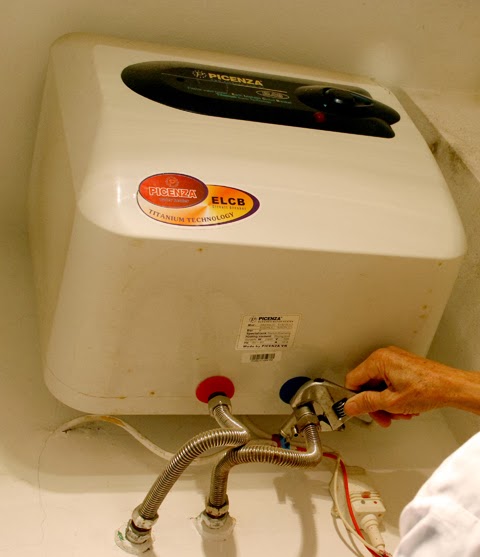 Hướng dẫn cách tự sửa máy nước nóng an toàn hiệu quả
