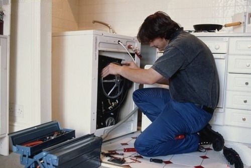 Tại sao máy giặt Electrolux không vào điện