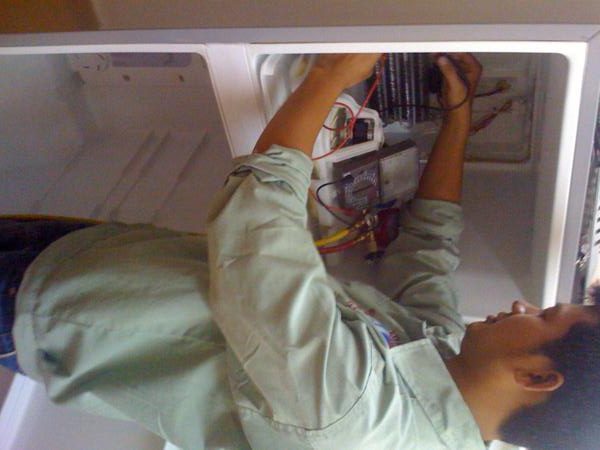 Dịch vụ sửa tủ lạnh bị thủng ngăn đá