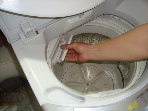 Sửa máy giặt Toshiba không xả nước đơn giản tại nhà